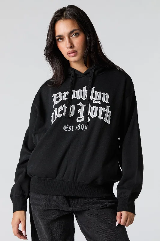 short hoodie sporty look -Graphic Fleece Hoodie