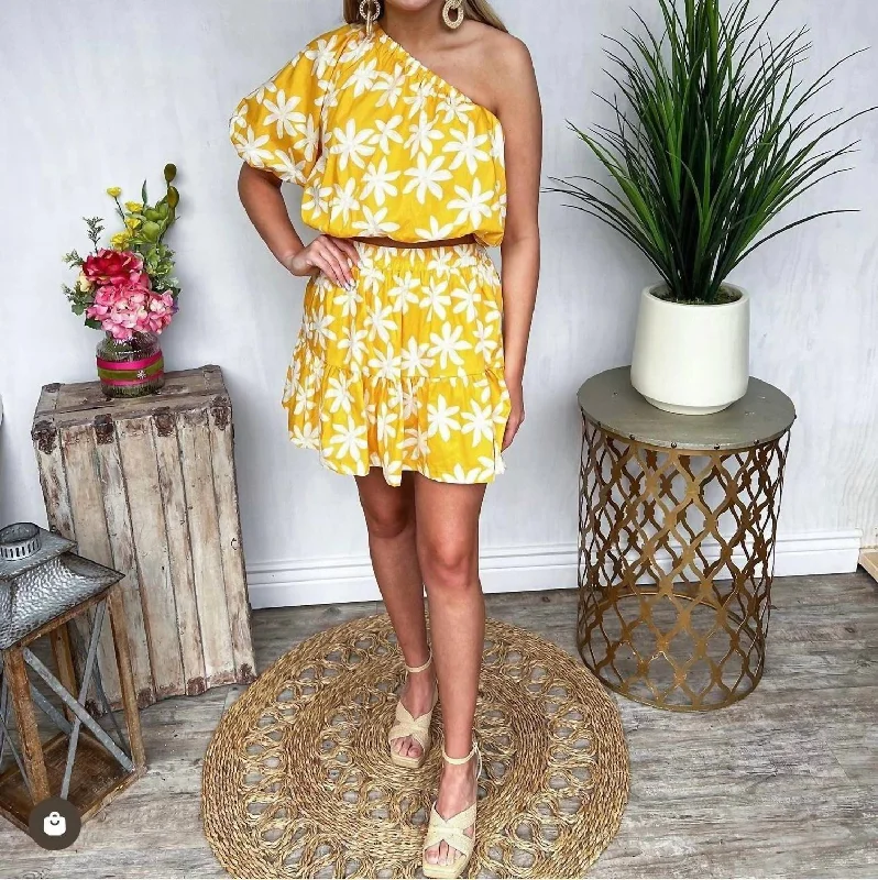 vivid trim skirts -Floral One Shoulder Top And Skirt Set In Yellow Plumeria