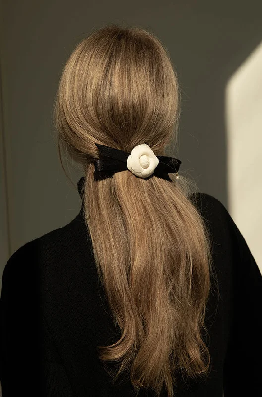 cable-knit cardigan classic twist -BOW HAIR CLIP WITH FLOWER